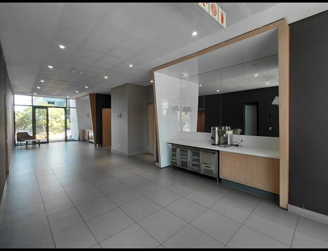 36,844M² OFFICE TO LET IN WATERFALL